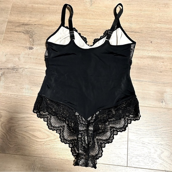 Clearance: Bodysuit With Lace - Picture 2 of 5